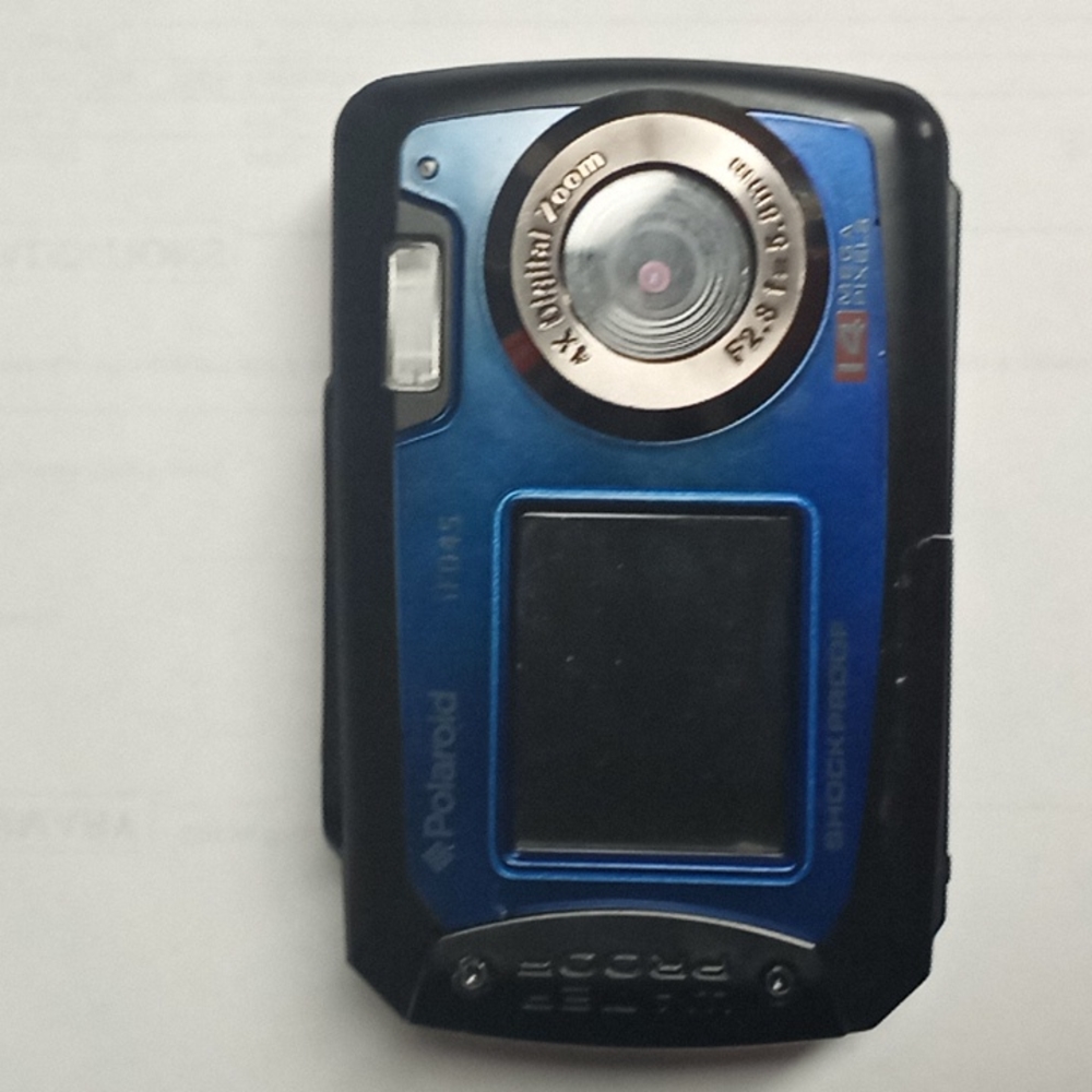 Polaroid iF045 waterproof compact  digital camera